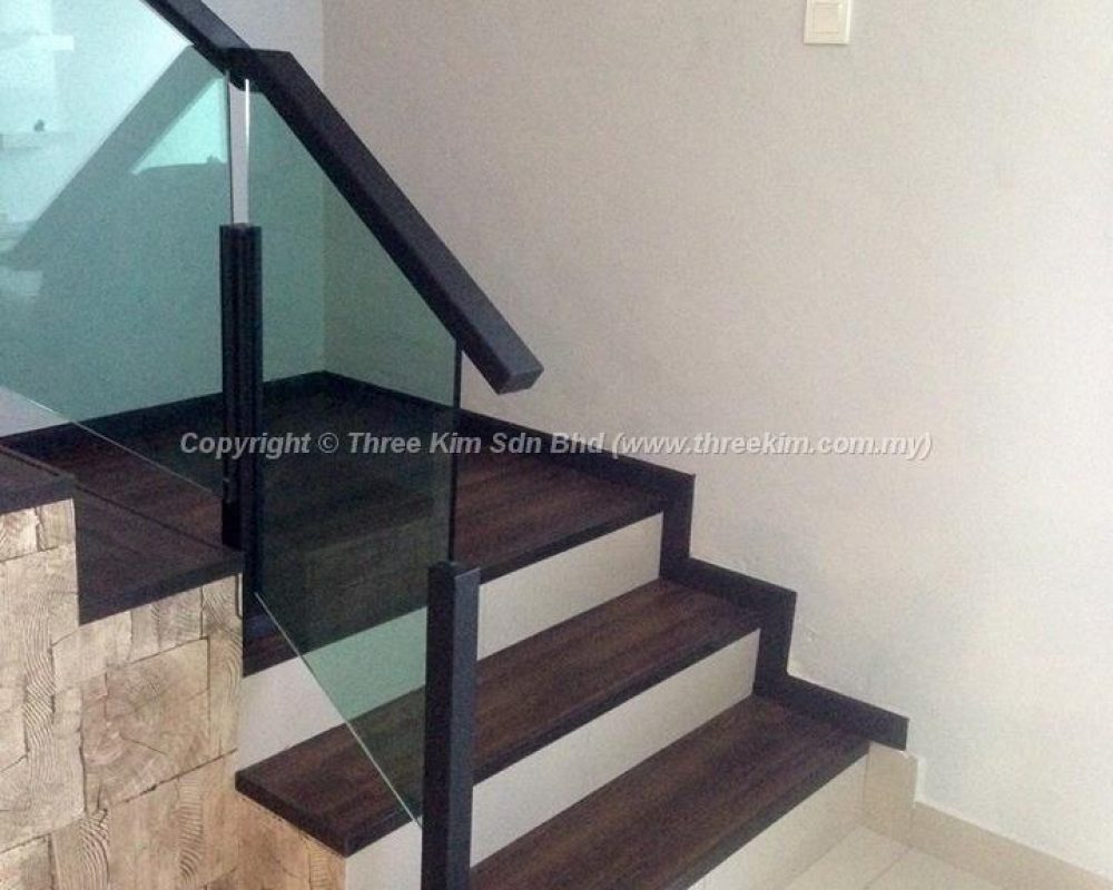 A9R1ef3mq6_1p4djug_bm4