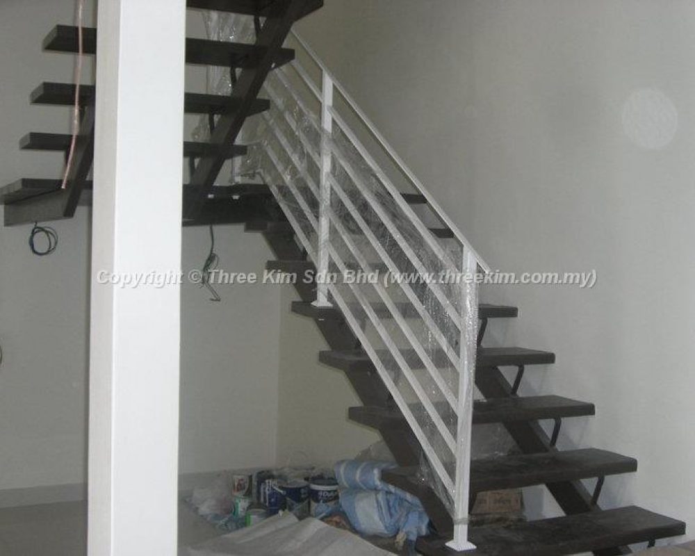 A9R1i9q0lu_1p4djvp_bm4