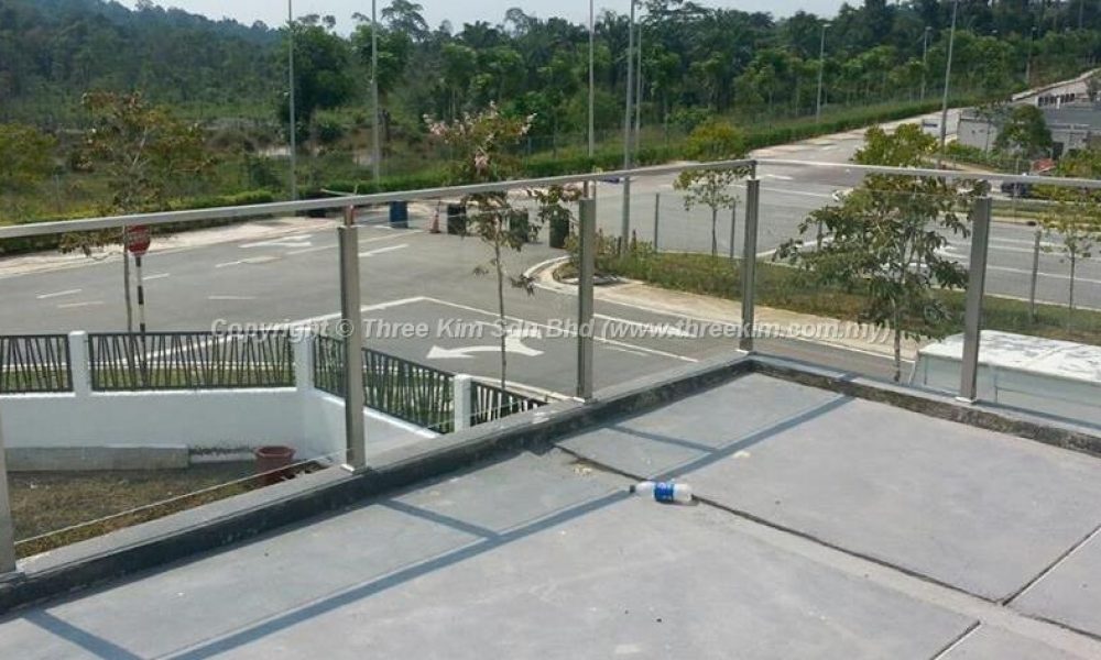 A9R1jdh996_fcj80r_688